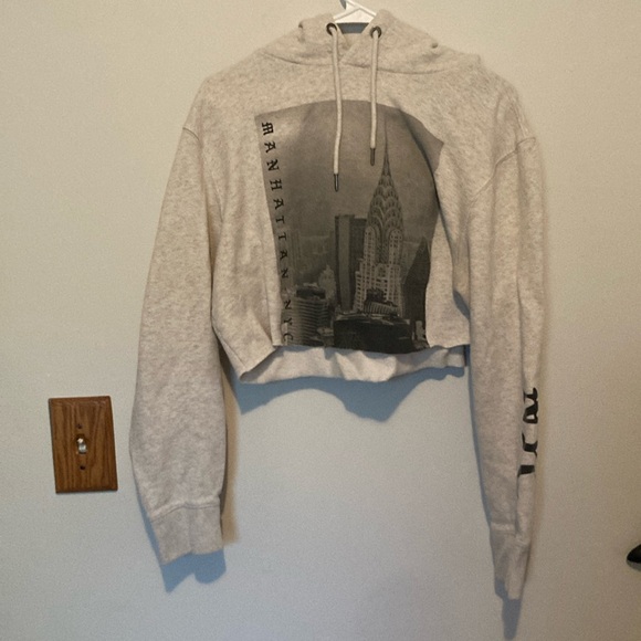 Aeropostale cropped hoodie. A2 - Picture 1 of 8